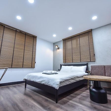 Eryang Homestay Tainan Esterno foto