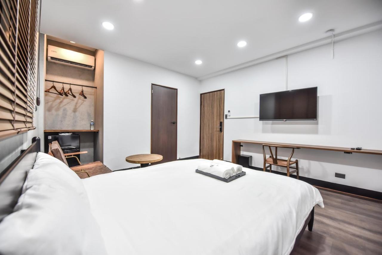 Eryang Homestay Tainan Esterno foto