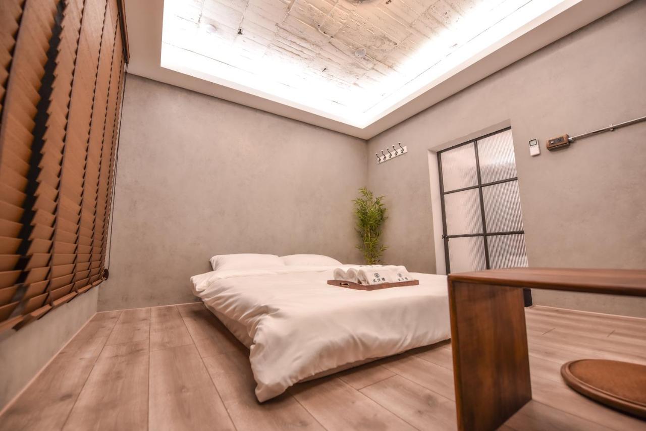 Eryang Homestay Tainan Esterno foto