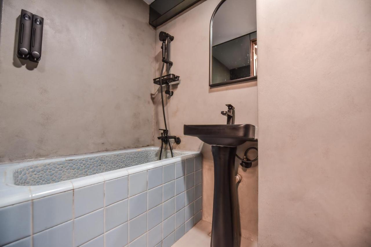 Eryang Homestay Tainan Esterno foto
