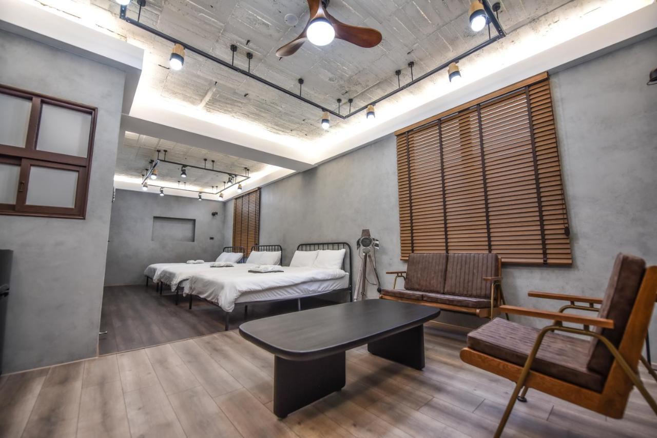 Eryang Homestay Tainan Esterno foto
