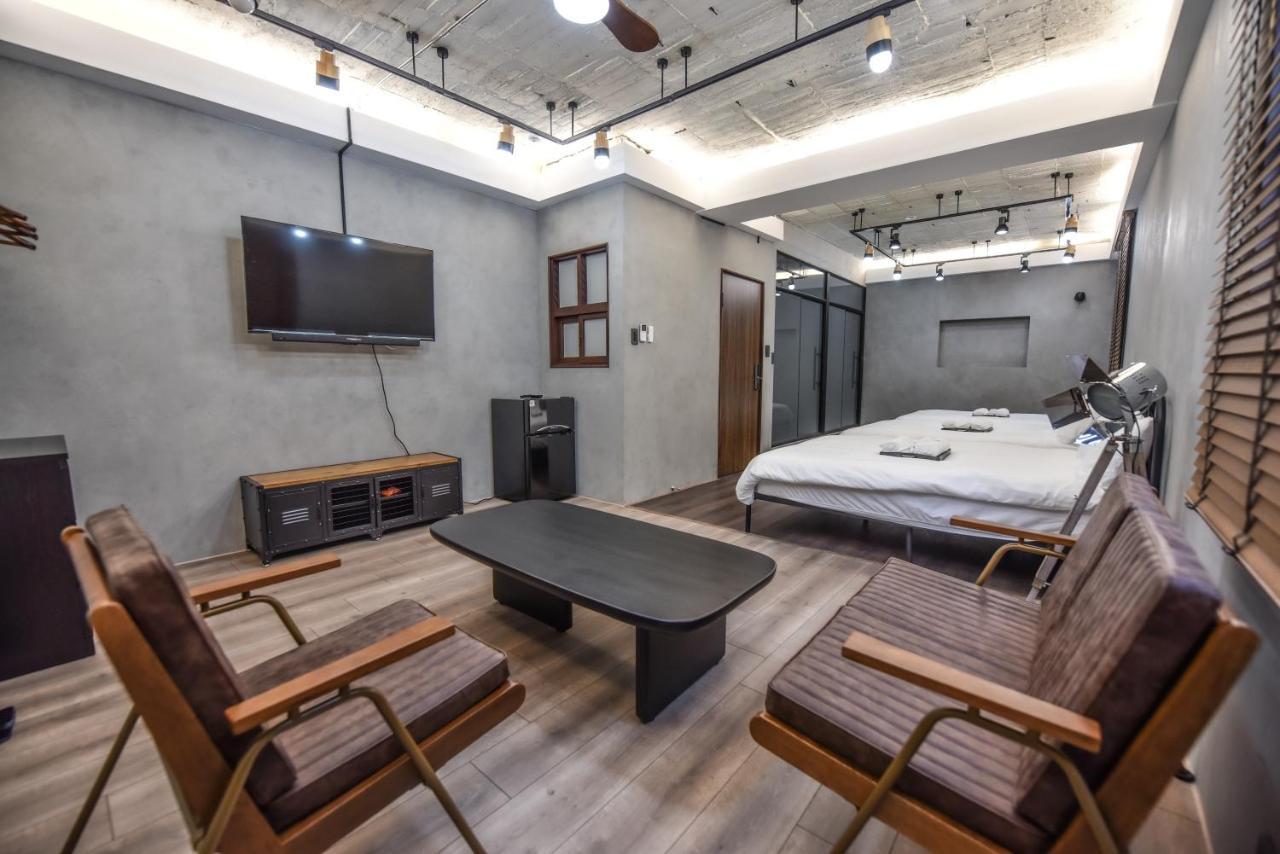 Eryang Homestay Tainan Esterno foto